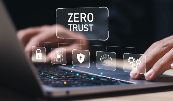 Zero Trust koncept sajber bezbednosti – laptop, digitalne ikone zaštite, otiska prsta i enkripcije.