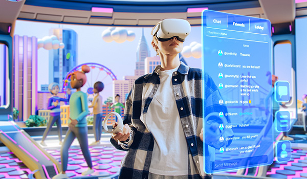 Osoba sa VR naočarama i futurističkim kontrolerom u ruci, u futurističkom okruženju, gleda u virtuelni interfejs za čet - Metaverzum.